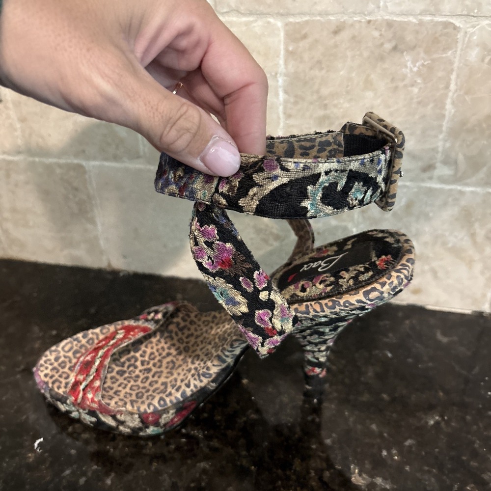 Vintage Baci Strappy Heel Sandals Women's Size 7 Whimsical Goth Leopard FUN